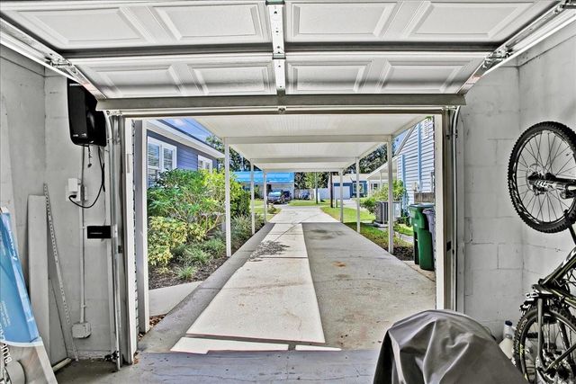 4009 N MUNRO STREET, Tampa, FL 33603