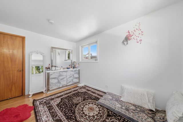 8663 Gregory Lane, Des Plaines, IL 60016