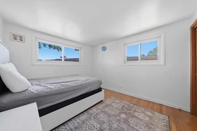 8663 Gregory Lane, Des Plaines, IL 60016