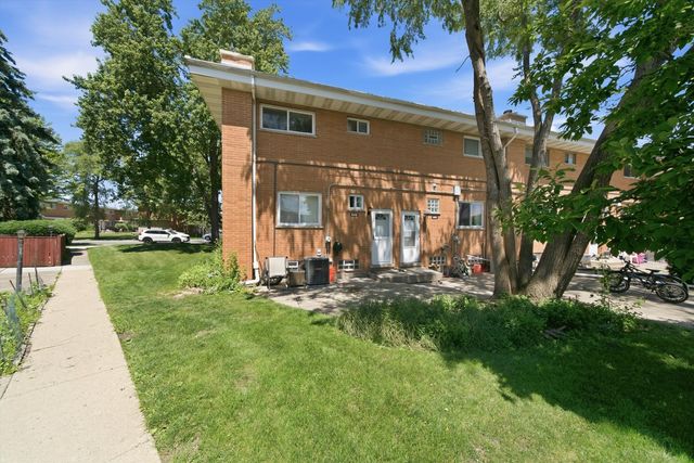 8663 Gregory Lane, Des Plaines, IL 60016
