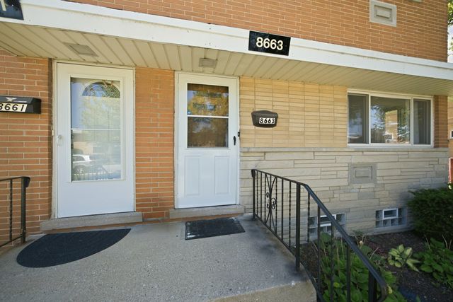 8663 Gregory Lane, Des Plaines, IL 60016