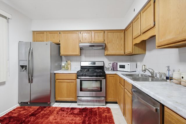 8663 Gregory Lane, Des Plaines, IL 60016