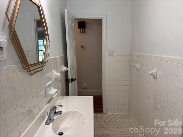 6233 Donna Drive, Charlotte, NC 28213