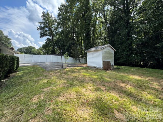 6233 Donna Drive, Charlotte, NC 28213
