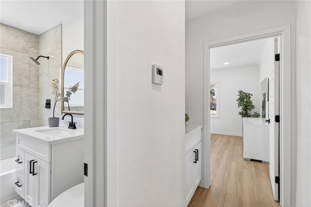 5924 Lewis Ave, Long Beach, CA 90805