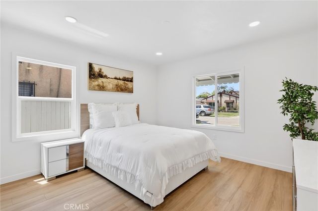 5924 Lewis Ave, Long Beach, CA 90805