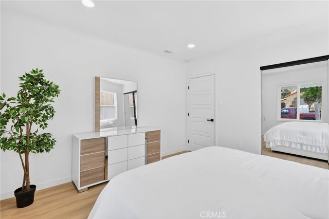 5924 Lewis Ave, Long Beach, CA 90805