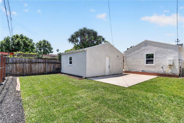5924 Lewis Ave, Long Beach, CA 90805