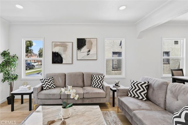 5924 Lewis Ave, Long Beach, CA 90805
