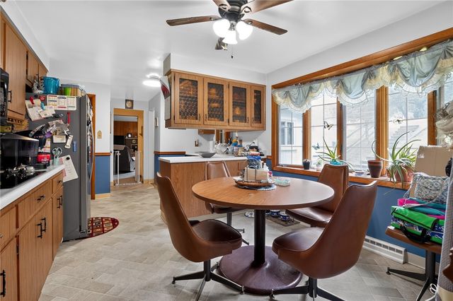 37 Millersdale Rd, Jeannette, PA 15644