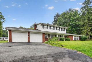 37 Millersdale Rd, Jeannette, PA 15644