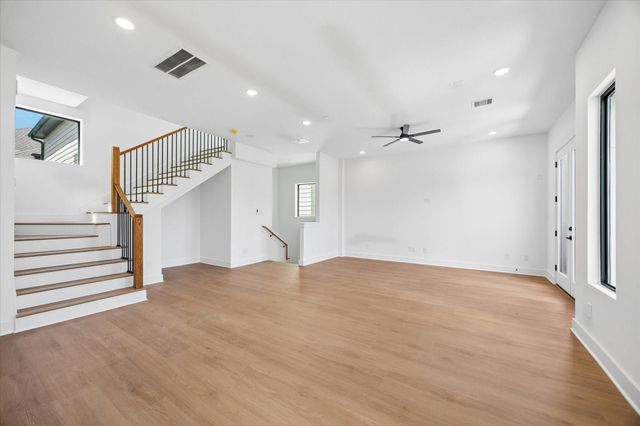 1325 W 22nd Street, Houston, TX 77008