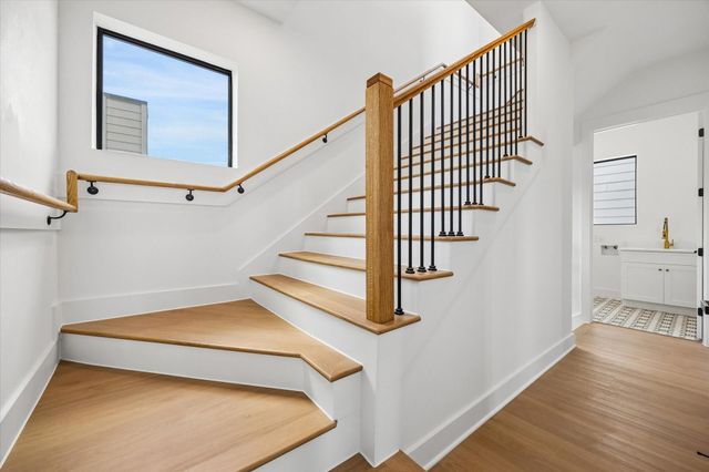 1325 W 22nd Street, Houston, TX 77008