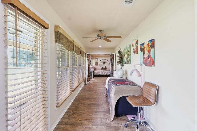 1701 N Saint Charles Avenue, Pilot Point, TX 76258