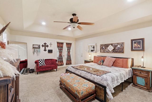 1701 N Saint Charles Avenue, Pilot Point, TX 76258