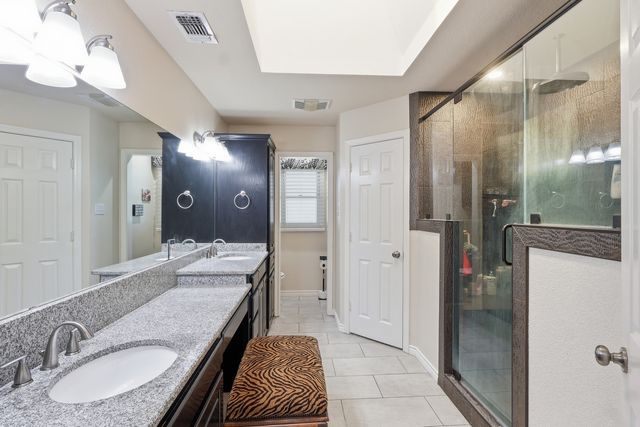 1701 N Saint Charles Avenue, Pilot Point, TX 76258