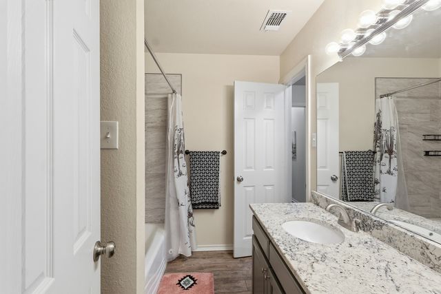 1701 N Saint Charles Avenue, Pilot Point, TX 76258