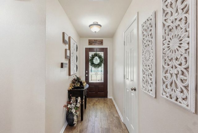 1701 N Saint Charles Avenue, Pilot Point, TX 76258