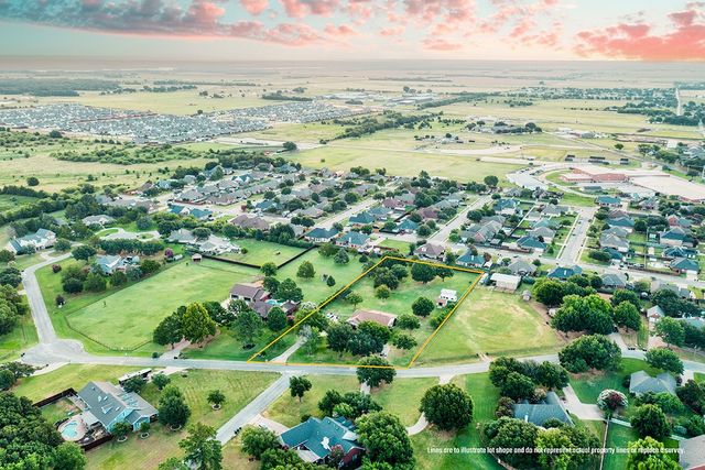 1701 N Saint Charles Avenue, Pilot Point, TX 76258