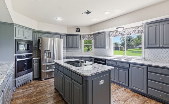 1701 N Saint Charles Avenue, Pilot Point, TX 76258
