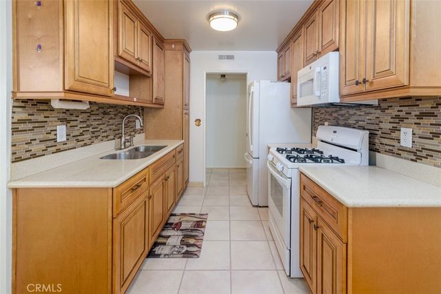 11813 Runnymede Street 28, North Hollywood, CA 91605
