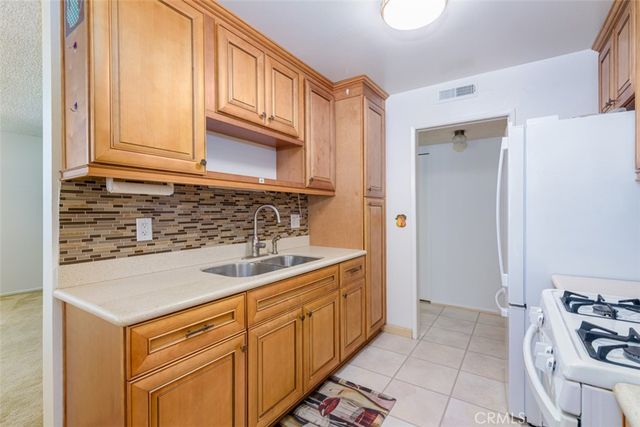 11813 Runnymede Street 28, North Hollywood, CA 91605