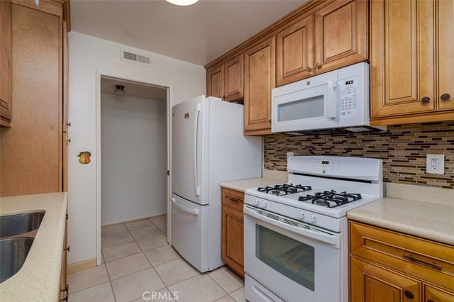 11813 Runnymede Street 28, North Hollywood, CA 91605