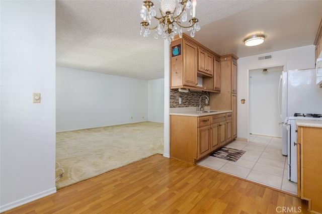 11813 Runnymede Street 28, North Hollywood, CA 91605