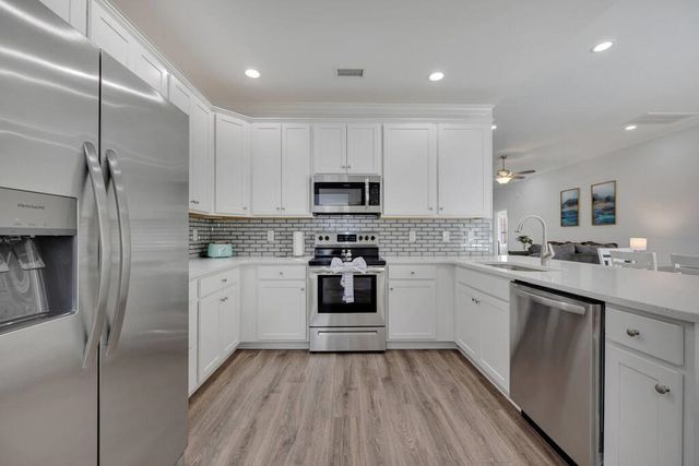 406 1st Ave. N, North Myrtle Beach, SC 29582