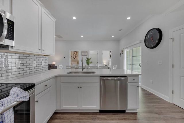 406 1st Ave. N, North Myrtle Beach, SC 29582