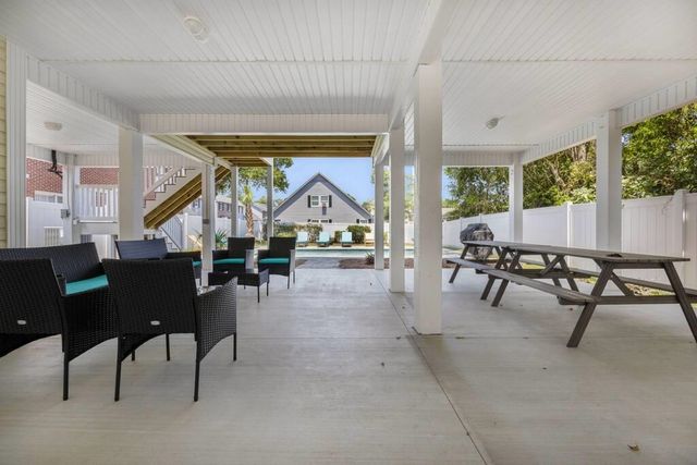 406 1st Ave. N, North Myrtle Beach, SC 29582