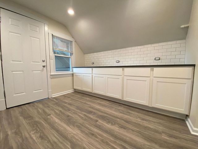 3657 W Oakdale Avenue 1, Chicago, IL 60618