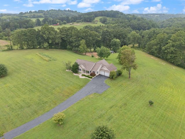 6600 Hwy 490, East Bernstadt, KY 40729