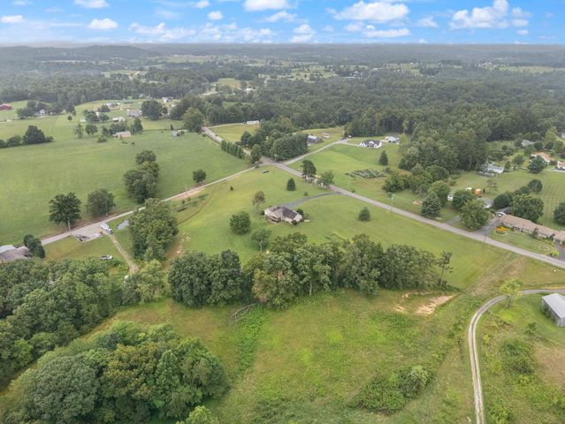 6600 Hwy 490, East Bernstadt, KY 40729