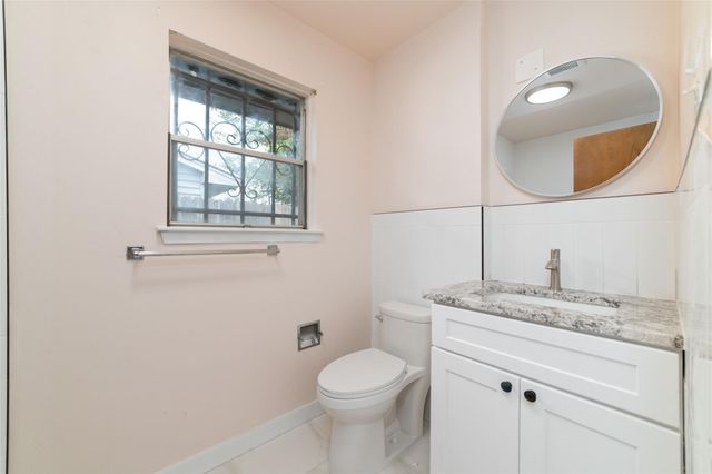 7615 Barberton Drive, Houston, TX 77036
