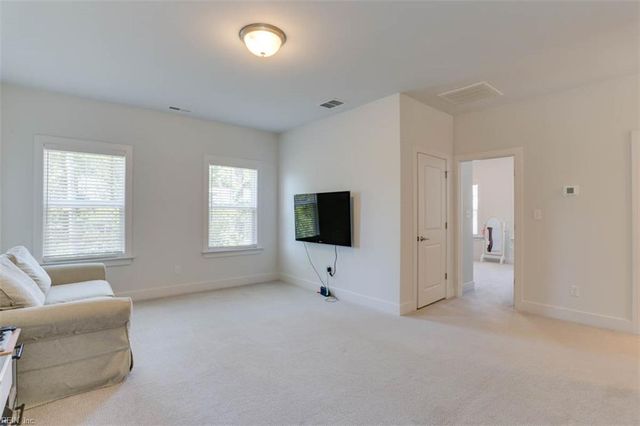 2921 Bluegrass LN, Virginia Beach, VA 23453