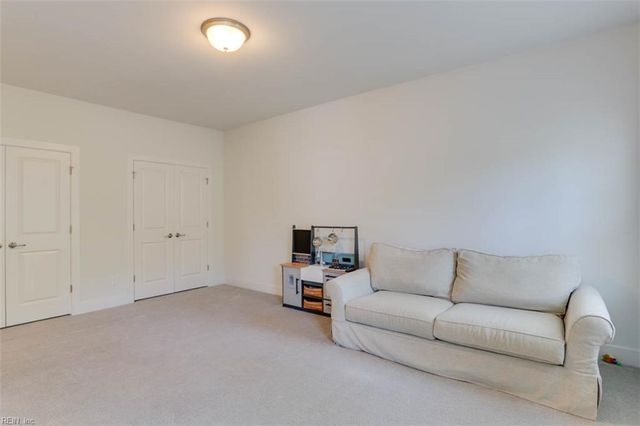 2921 Bluegrass LN, Virginia Beach, VA 23453