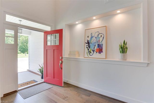 2921 Bluegrass LN, Virginia Beach, VA 23453