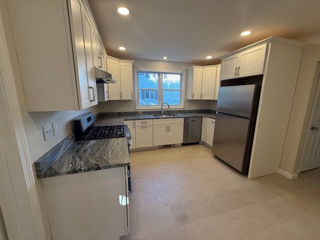 98 Westminster Ave, Watertown, MA 02472