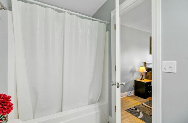 4910 Lake Palmetto Lane, North Charleston, SC 29418