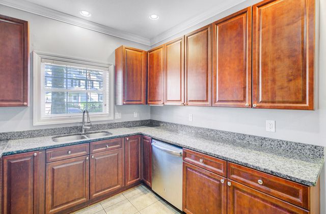 4910 Lake Palmetto Lane, North Charleston, SC 29418