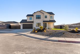 1525 W 800 CIR, Hurricane, UT 84737