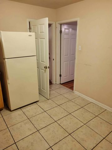 1505 Hudson St Apt 4, Tallahassee, FL 32301