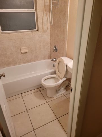 1505 Hudson St Apt 4, Tallahassee, FL 32301