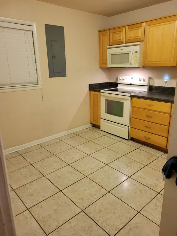 1505 Hudson St Apt 4, Tallahassee, FL 32301