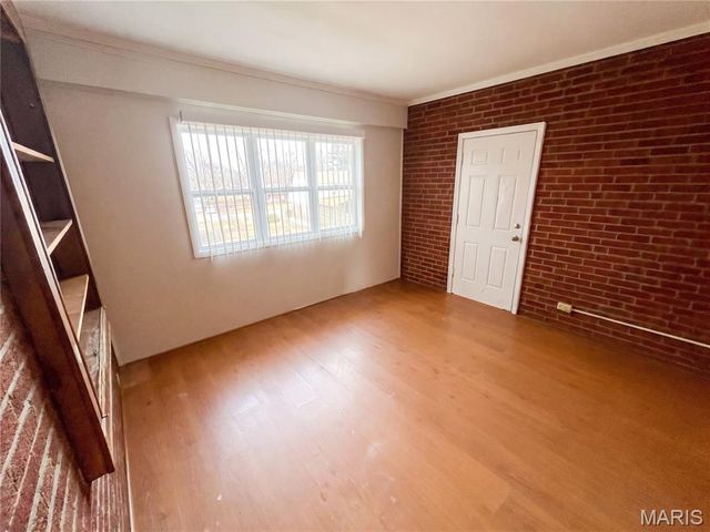 10449 Bellefontaine Road, St Louis, MO 63137