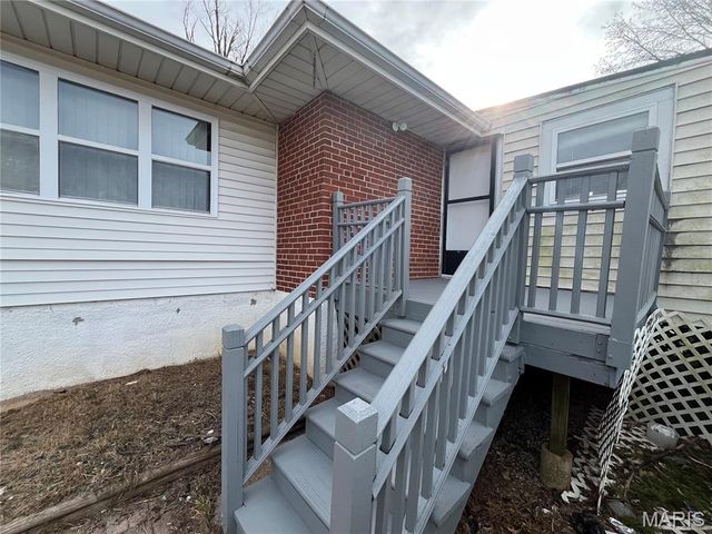 10449 Bellefontaine Road, St Louis, MO 63137