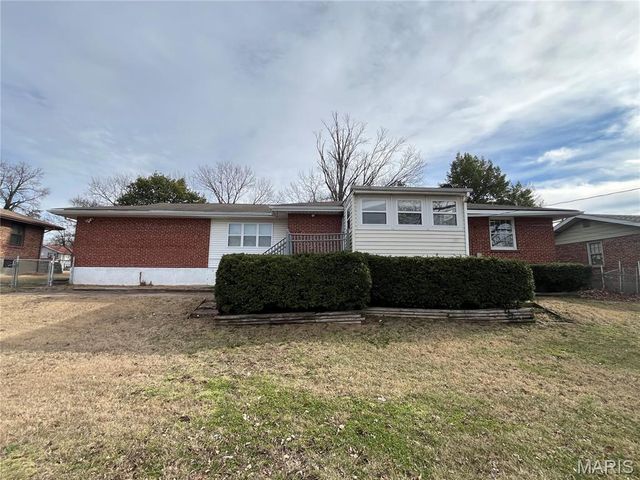 10449 Bellefontaine Road, St Louis, MO 63137