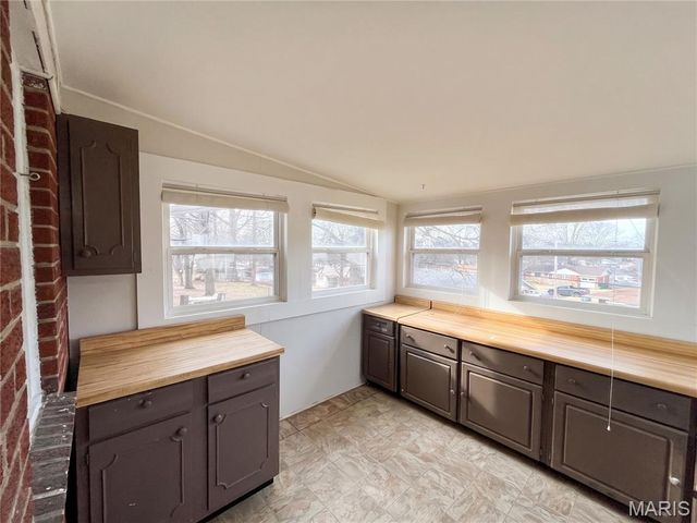 10449 Bellefontaine Road, St Louis, MO 63137