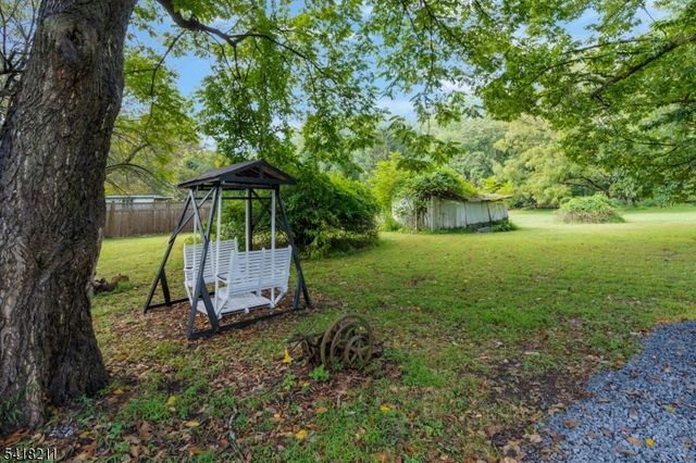 68 Trenton Ave, Frenchtown Boro, NJ 08825